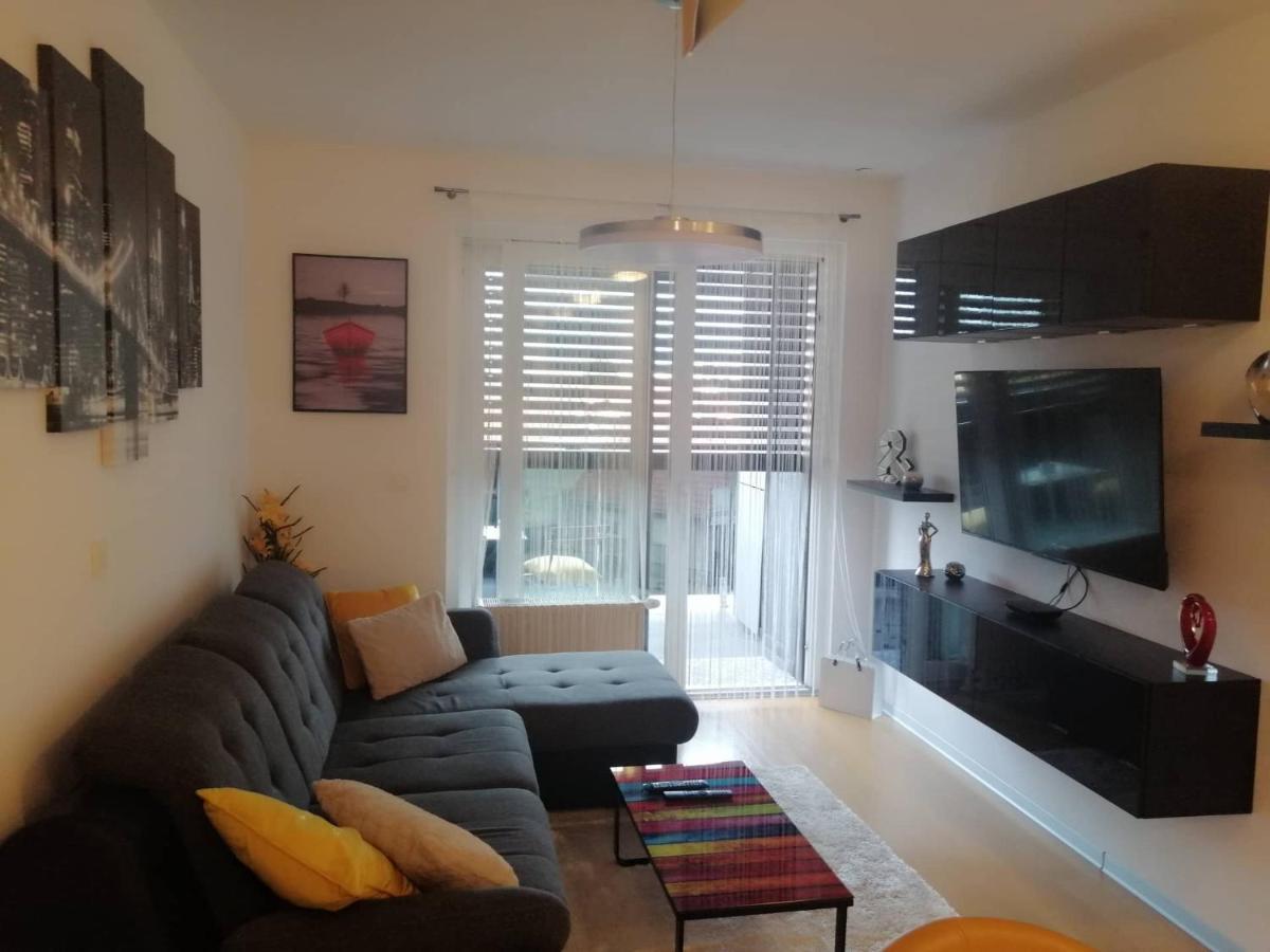 Апартаменты Apartman Natali*** Вараждин Экстерьер фото